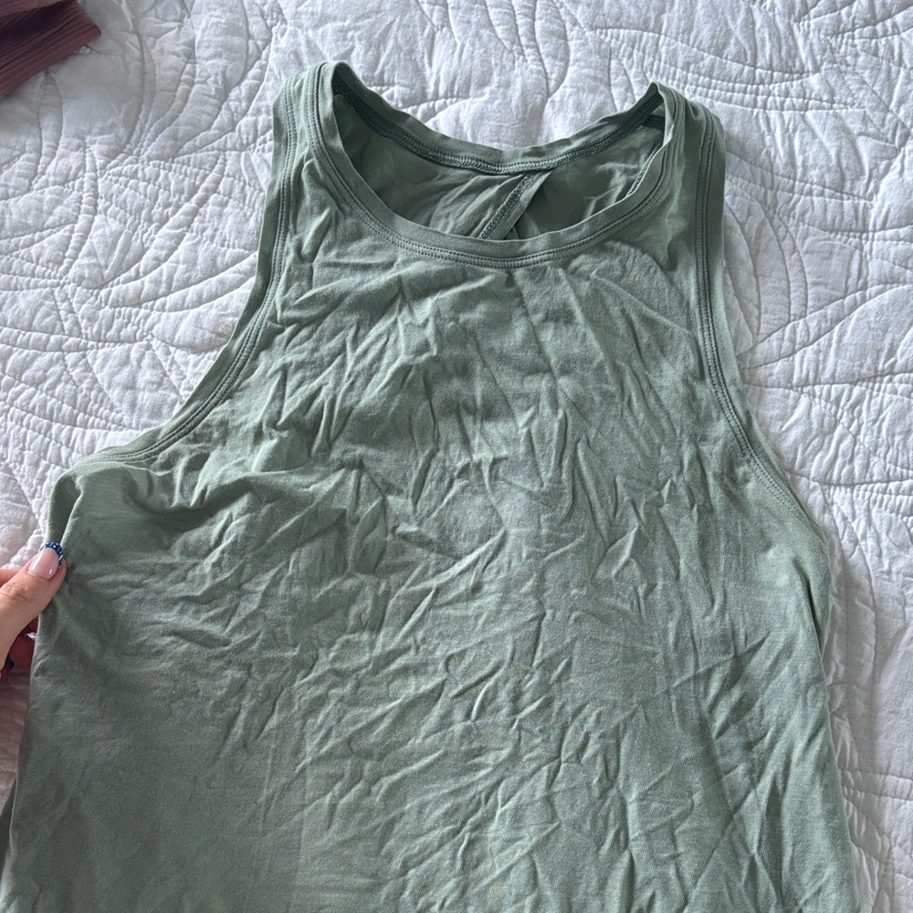 Lululemon Women's tie back Tank Top size 6
